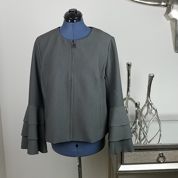 Banana Republic Jackets & Blazers - Banana Republic zip Ruffle sleeved Jacket